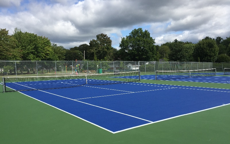 Terrains de tennis au parc multisport Réal-Dufresne