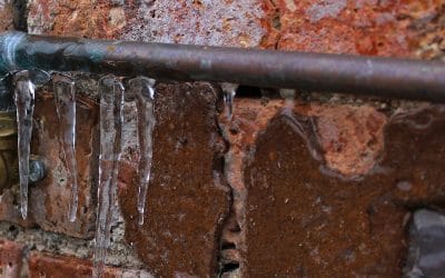 Comment prévenir le gel des conduites d’eau et bien gérer la situation