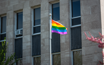 La Ville de Shawinigan hisse le drapeau arc-en-ciel à son mât protocolaire