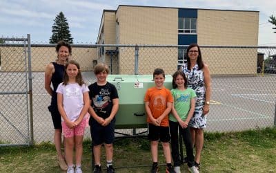 Distribution d’un composteur rotatif à l’école Saint-Charles-Garnier